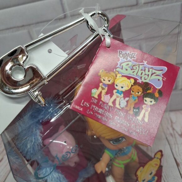 NEW Bratz Babyz Cloe Baby doll 5" 2023 MGA Entertainment w/ accessory + Blanket - Picture 6 of 7